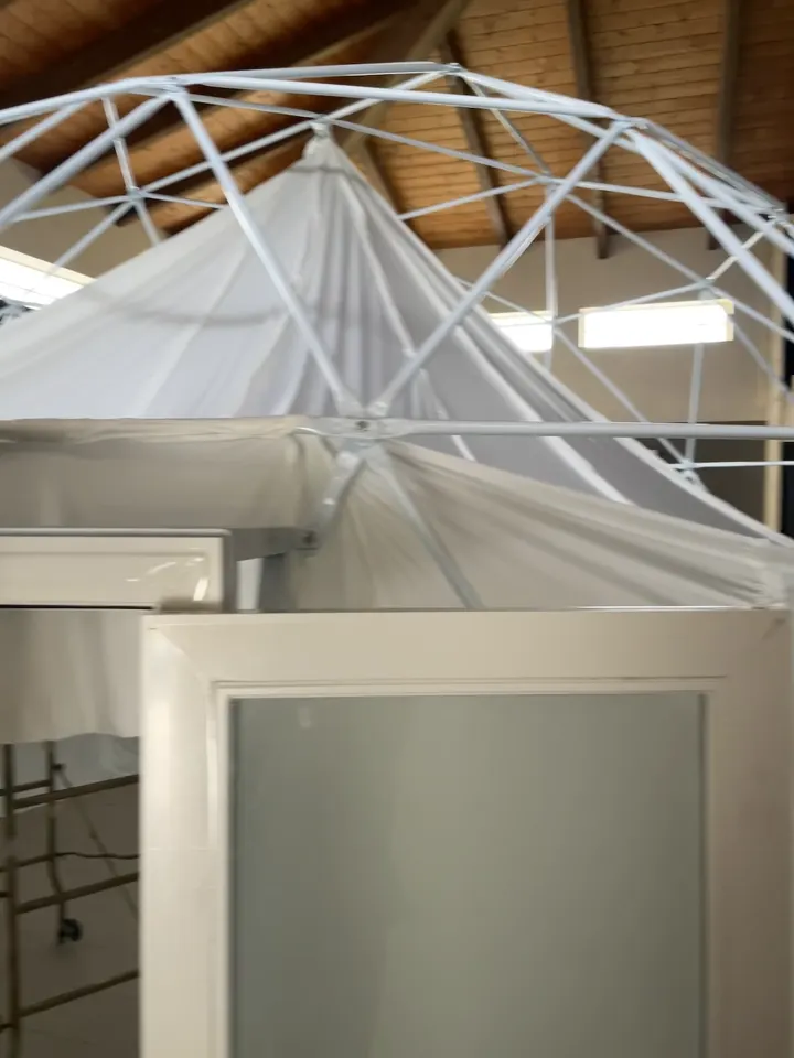 Montaggio di una cupola immersiva da sei metri realizzato da the usual neXt