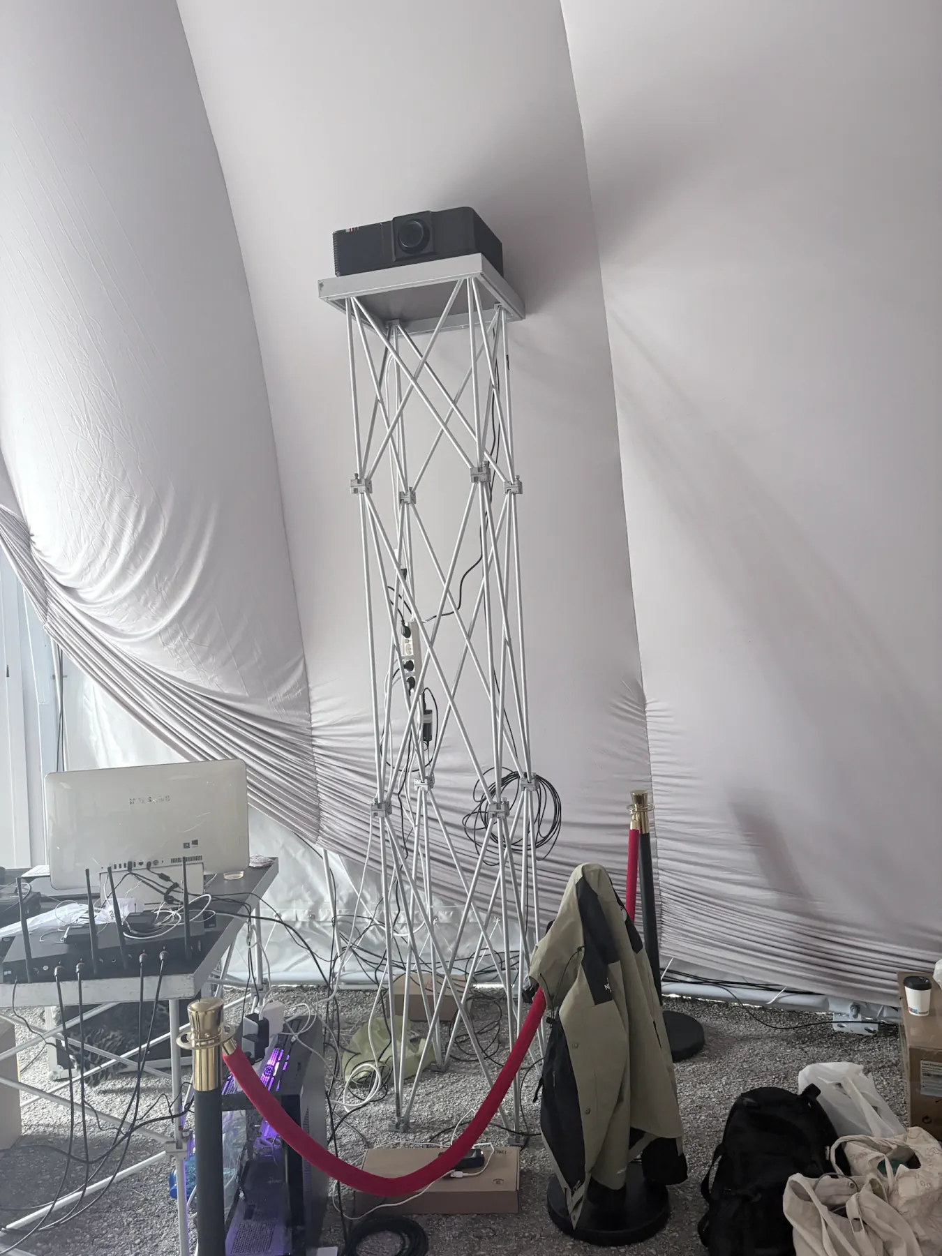 Teatro immersivo: impianto proiezione cupola immersiva