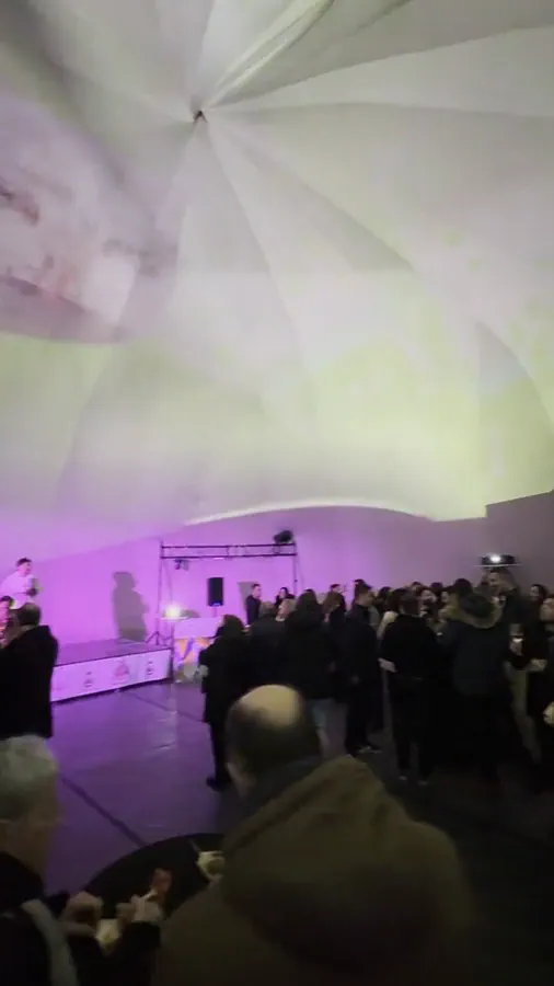 Teatro immersivo: pubblico proiezioni immersive