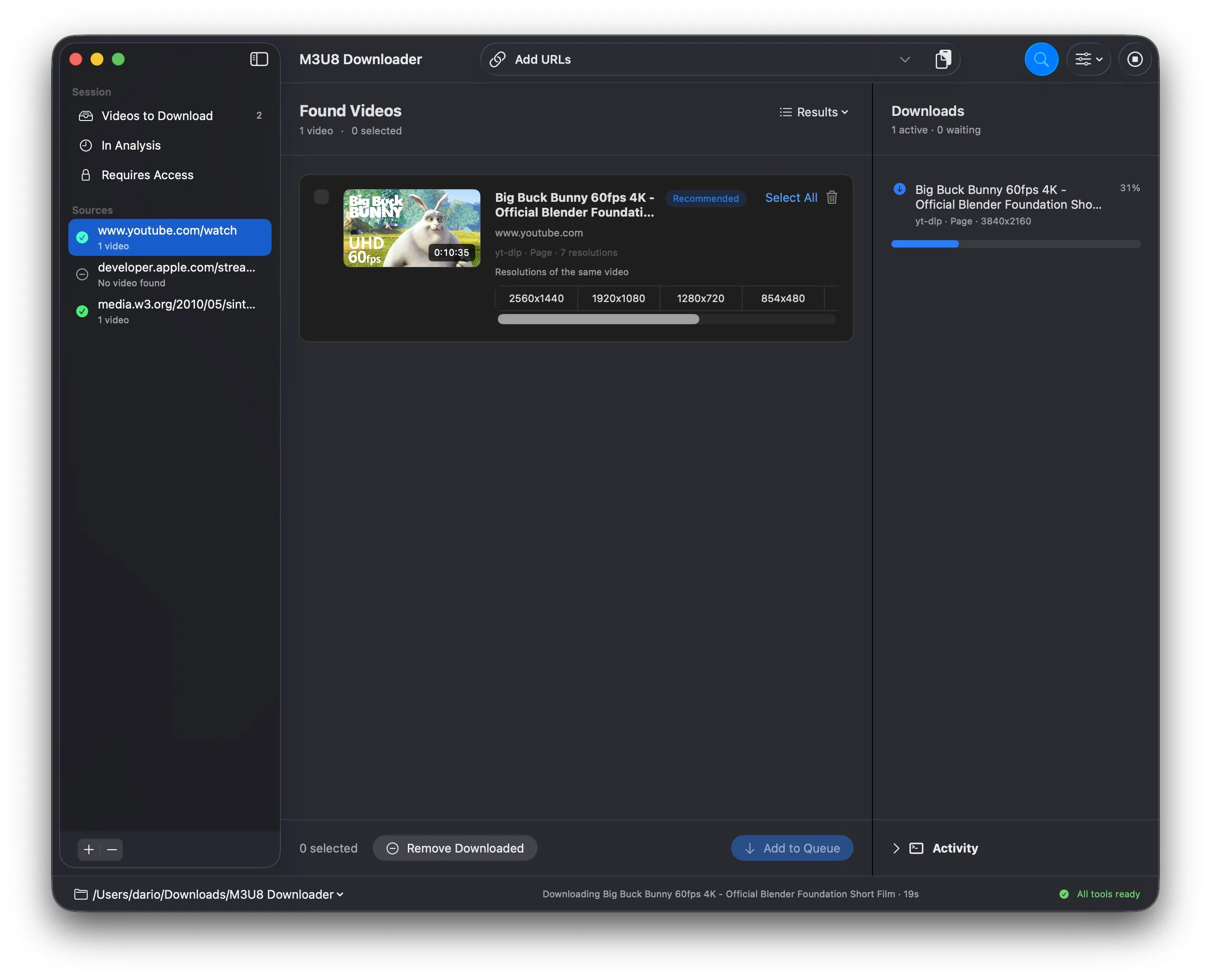 M3U8 Downloader mostra risoluzioni video e avanzamento del download